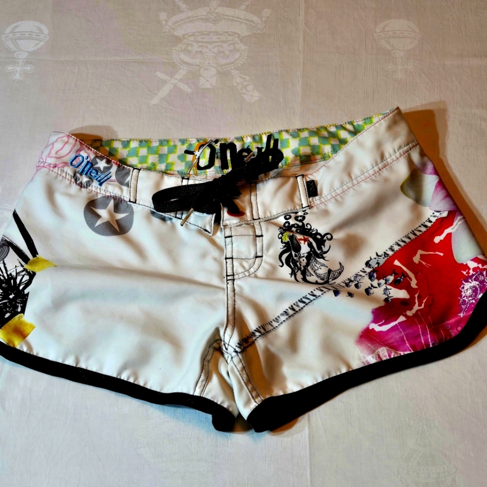 O'Neil Women's Vintage | Graphic Print Board Shorts | Surf Shorts| Sze 27